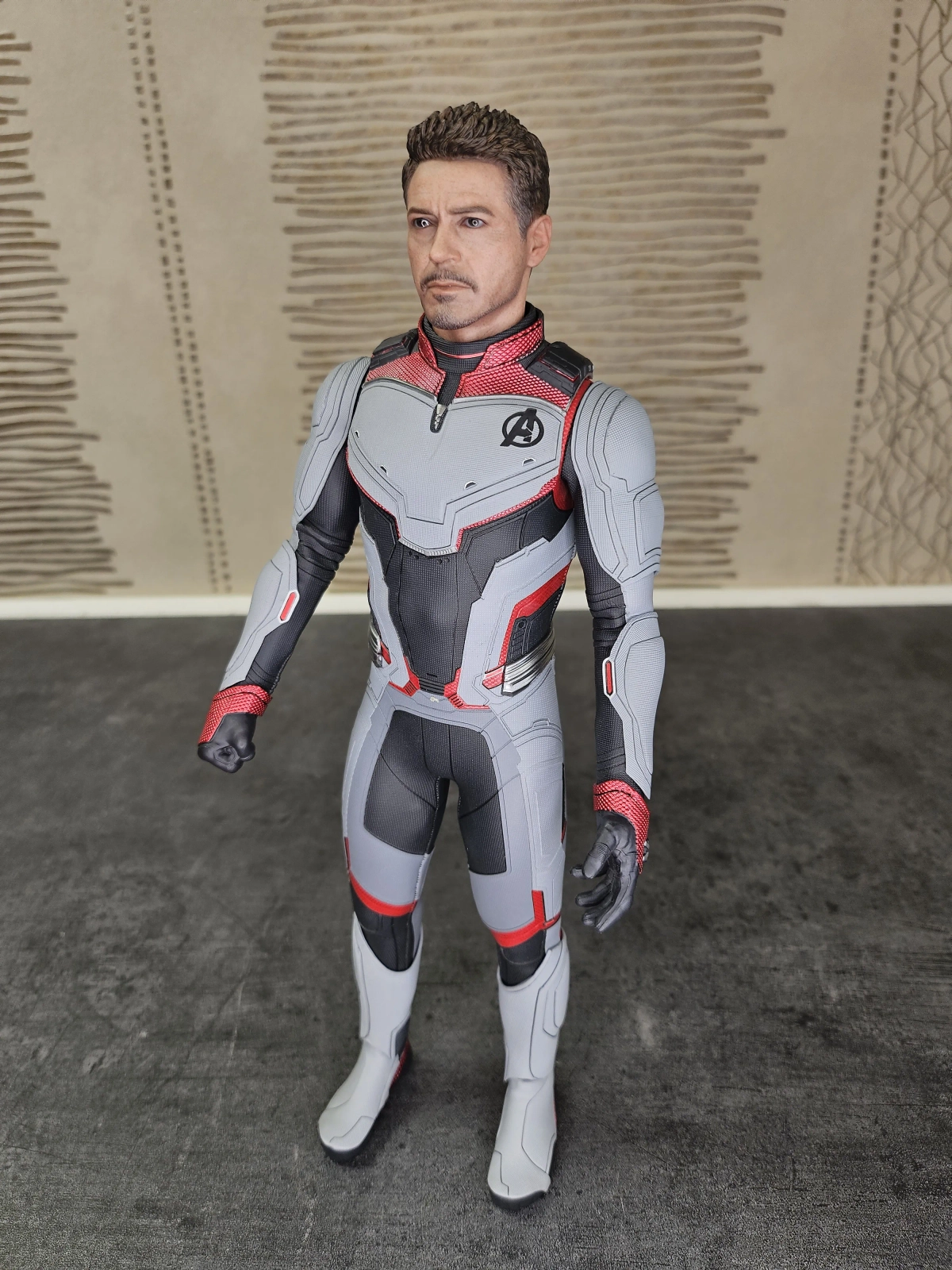 Figurine Tony Stark - Hot Toys HT904726 - Image 2