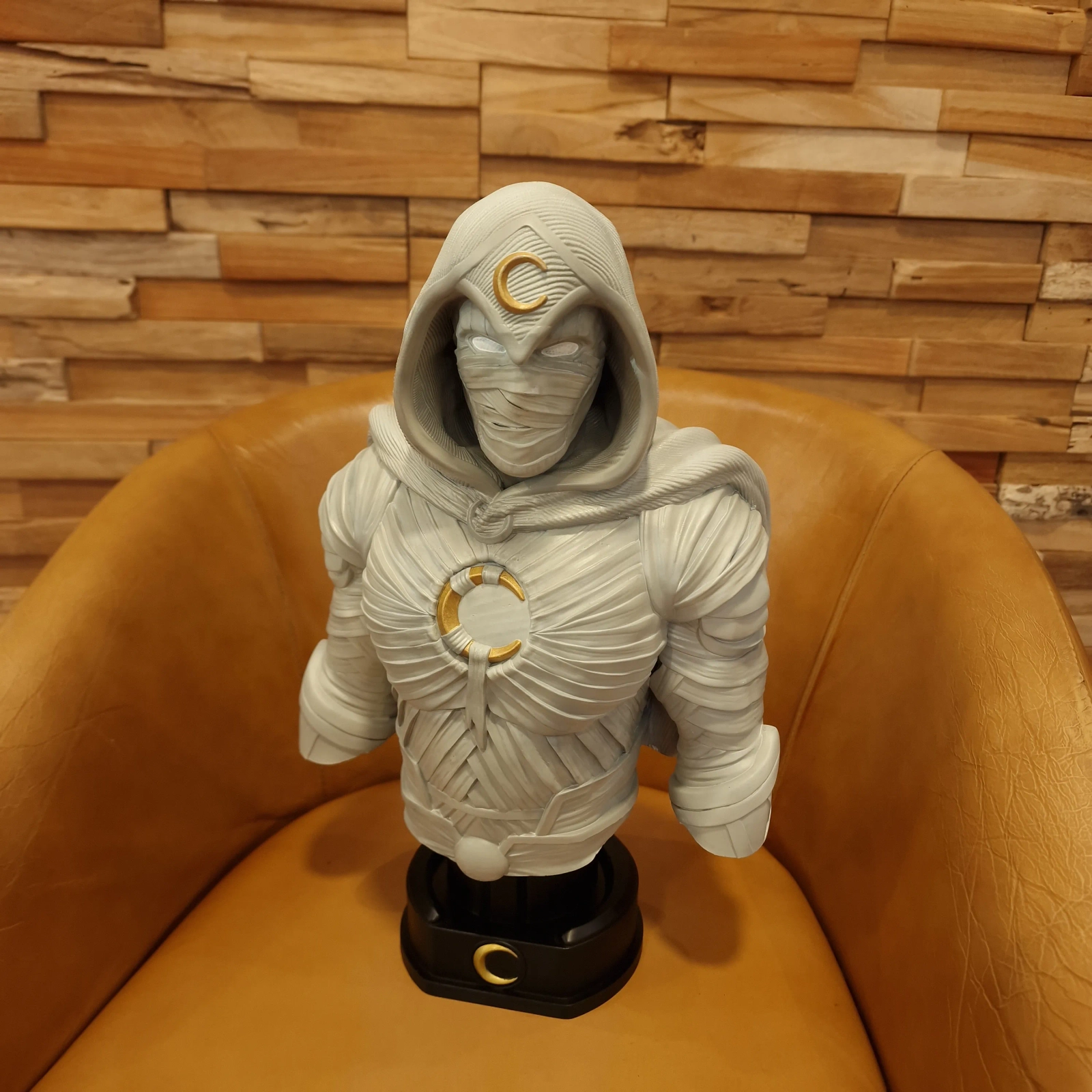 Buste Moon Knight en Résine – Impression 3D Haute Définition & Finition Premium