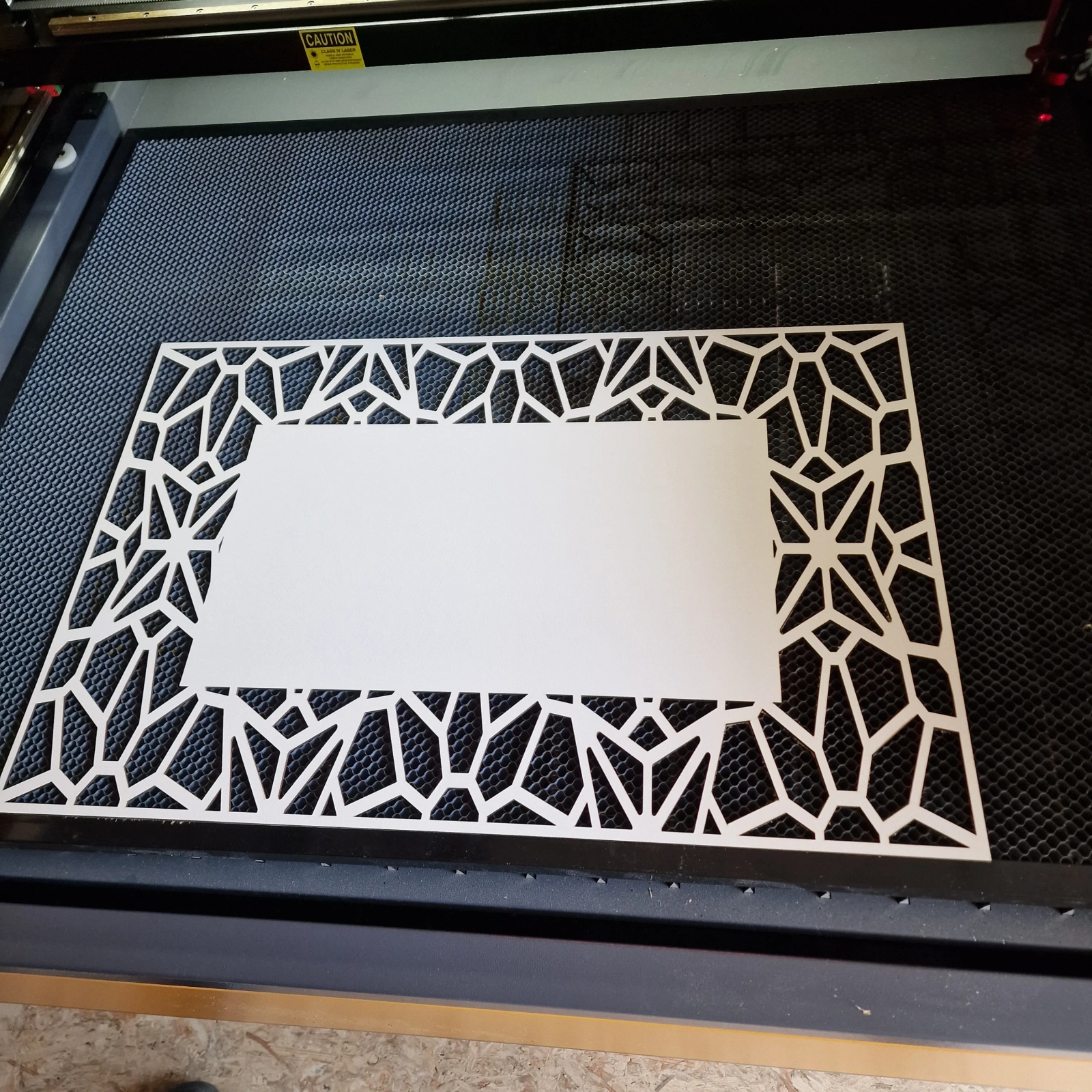 Découpe & Gravure Laser Sur Mesure – Tous Supports